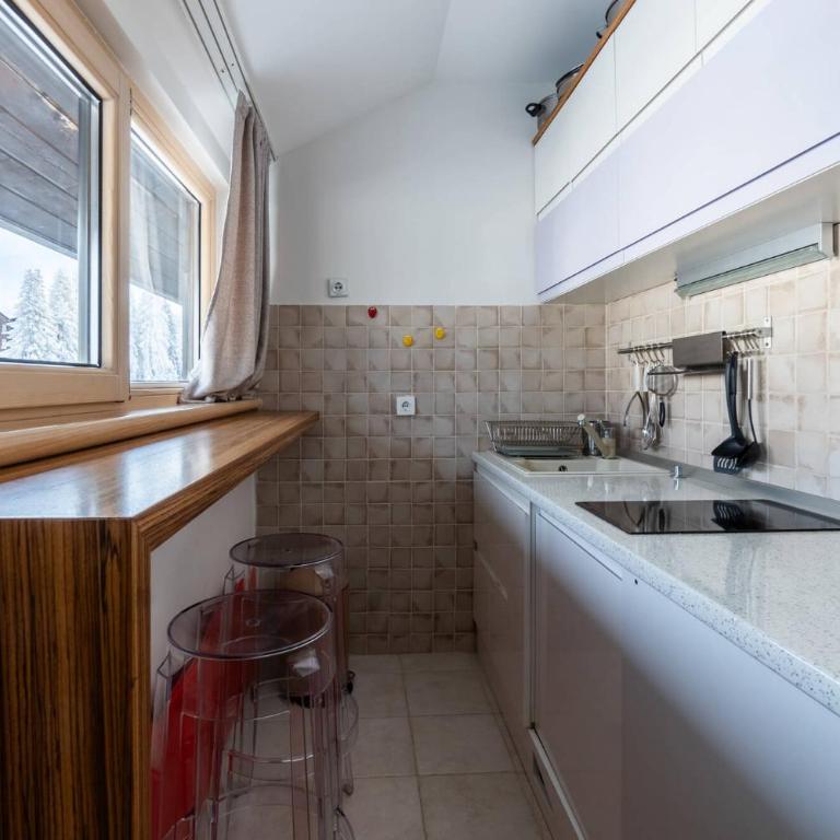 Konaci Brvenik Suites - Apartman sa Pogledom na Planinu - 17