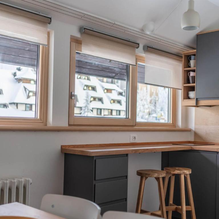 Konaci Brvenik Suites - Apartman sa Pogledom na Planinu - 4