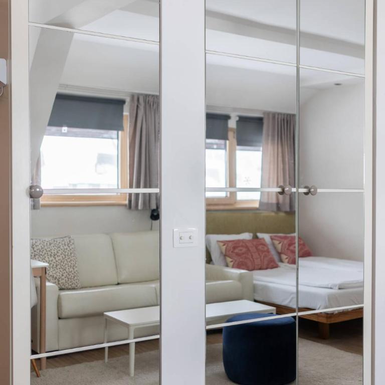 Konaci Brvenik Suites - Apartman sa Pogledom na Planinu - 11
