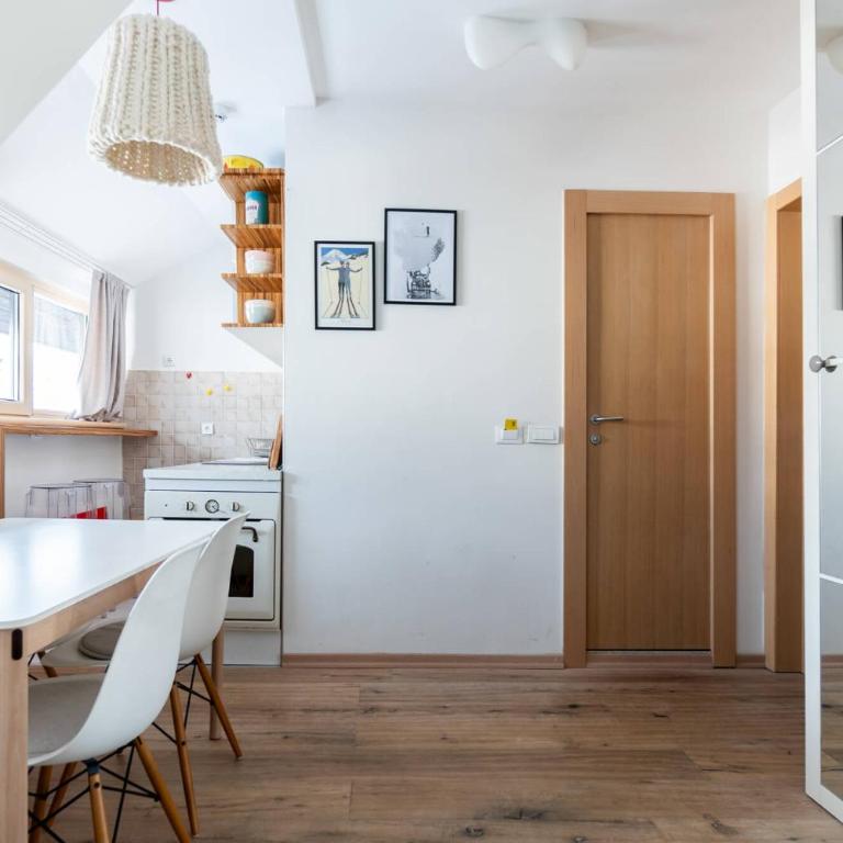 Konaci Brvenik Suites - Apartman sa Pogledom na Planinu - 4