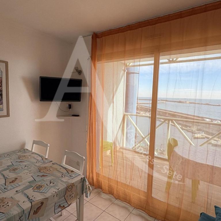 1ERE LIGNE PORT DE SETE, 1 CHAMBRE, PKG, PISCINE - Appartement - Vue sur Mer - 1