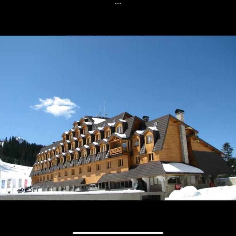 Apartman 306 Privatni u sklopu Hotela Vučko Jahorina - Apartman sa 2 Spavaće Sobe - 1