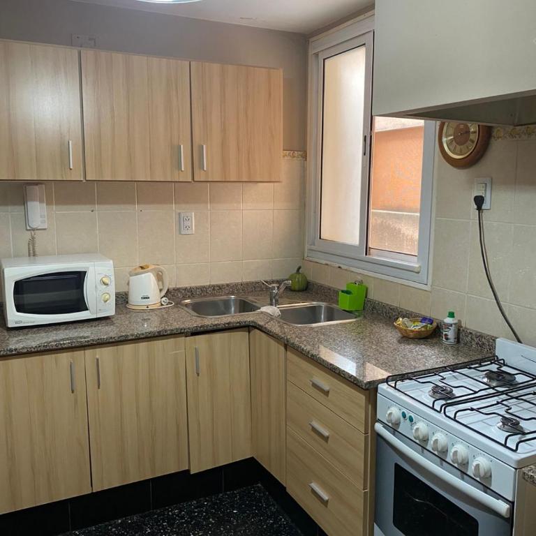 Departamento Pleno Centro Amplio y Cómodo - Apartamento de 2 dormitorios - 9