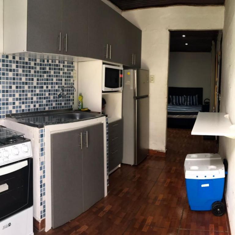 Casa mono ambiente y piscina. - Three-Bedroom Townhouse - 35