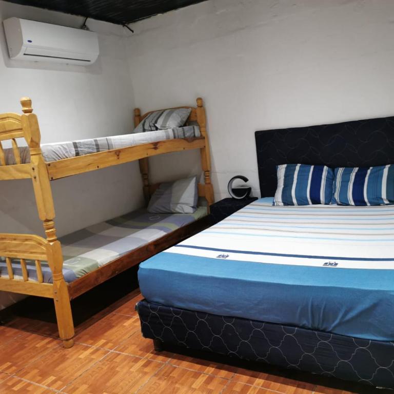 Casa mono ambiente y piscina. - Three-Bedroom Townhouse - 34