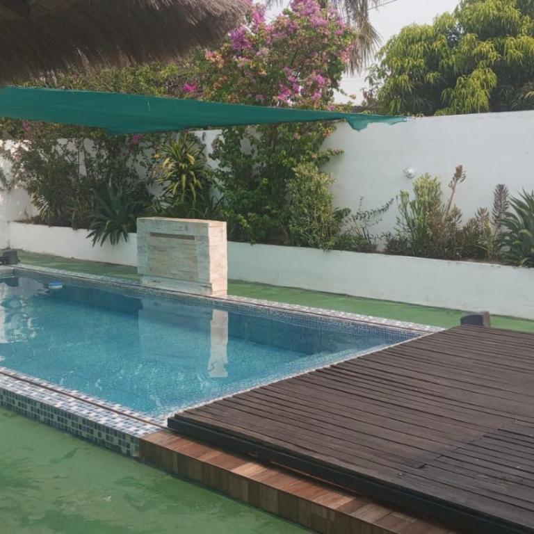 Casa mono ambiente y piscina. - Three-Bedroom Townhouse - 44