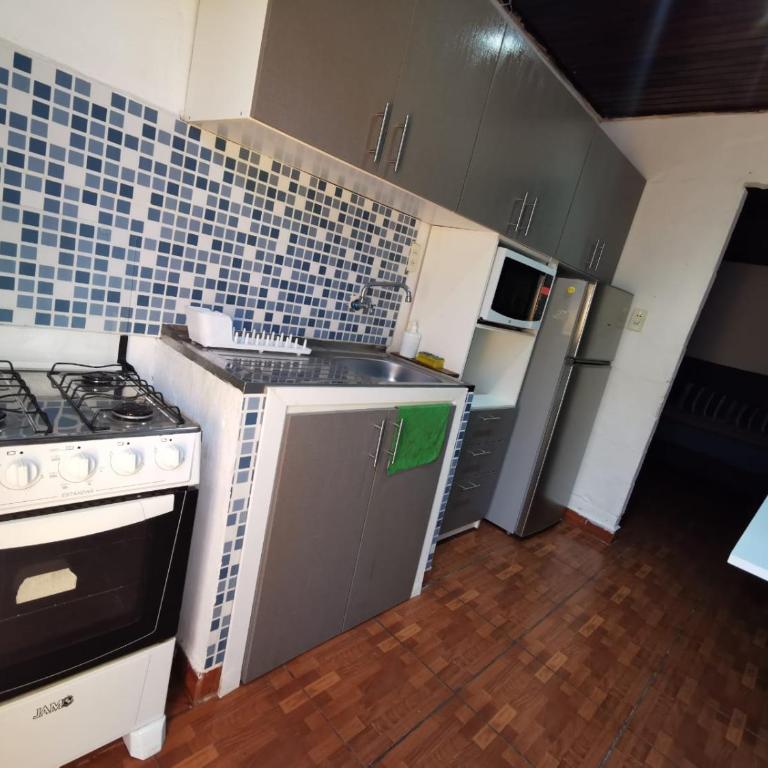 Casa mono ambiente y piscina. - Three-Bedroom Townhouse - 42