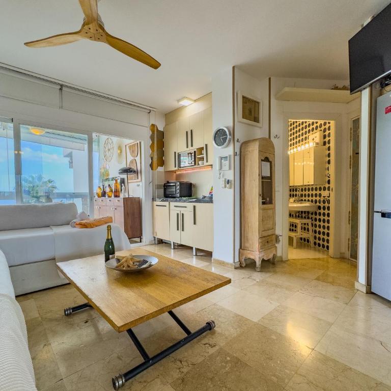 Palm Beach 4B Studio with sea views and Private Parking - Apartamento de 1 dormitorio - 8