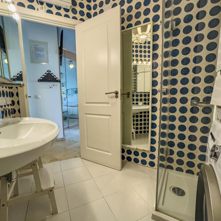 Palm Beach 4B Studio with sea views and Private Parking - Apartamento de 1 dormitorio - 12
