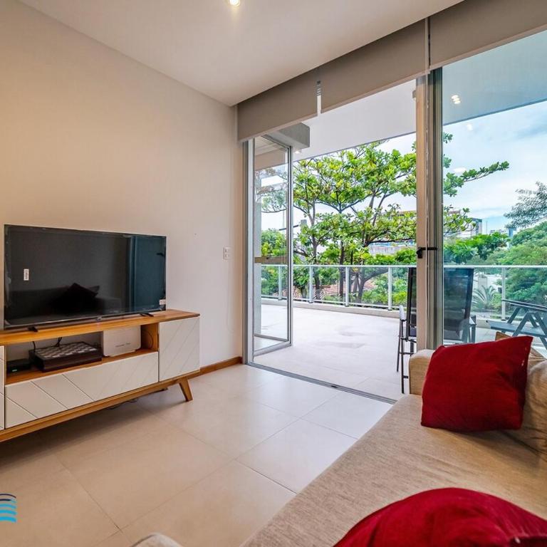 102 Meters from the Shopping del Sol with Patio Privado! - Two-Bedroom Apartment with Balcony - 1