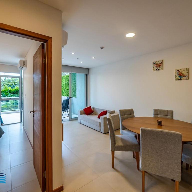 102 Meters from the Shopping del Sol with Patio Privado! - Two-Bedroom Apartment with Balcony - 2