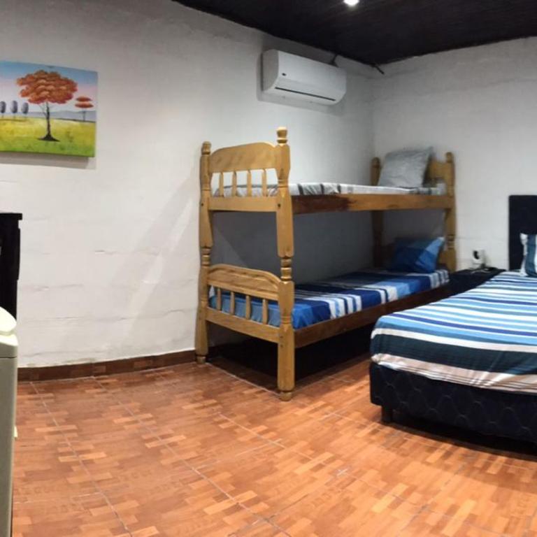 Casa mono ambiente y piscina. - Three-Bedroom Townhouse - 64