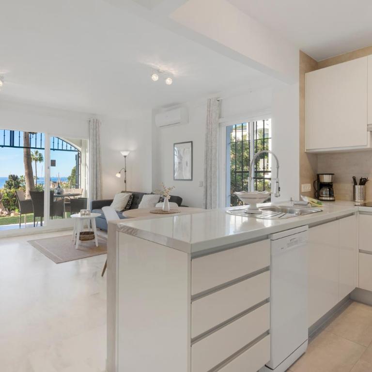 Pool and garden apt by Costarentals - Ref 253 - Apartamento de 2 dormitorios - 9