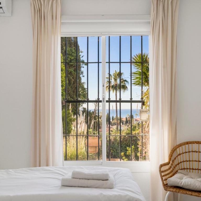 Pool and garden apt by Costarentals - Ref 253 - Apartamento de 2 dormitorios - 12