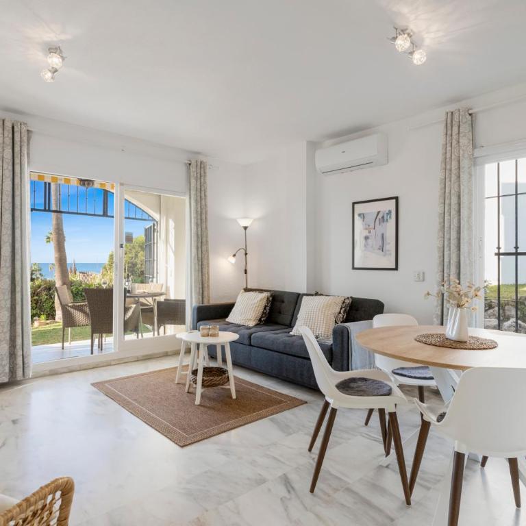 Pool and garden apt by Costarentals - Ref 253 - Apartamento de 2 dormitorios - 4