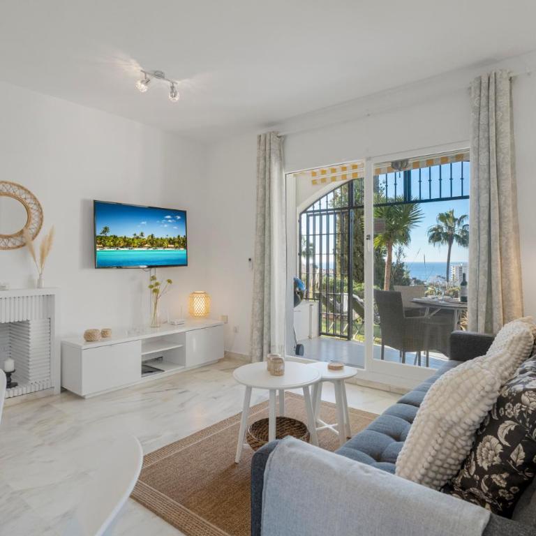 Pool and garden apt by Costarentals - Ref 253 - Apartamento de 2 dormitorios - 2