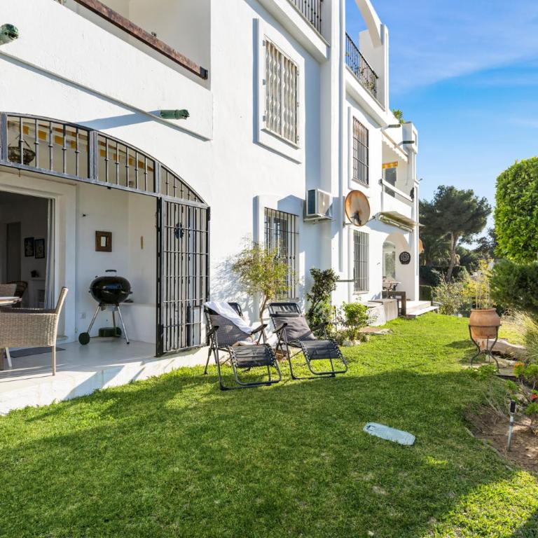 Pool and garden apt by Costarentals - Ref 253 - Apartamento de 2 dormitorios - 20