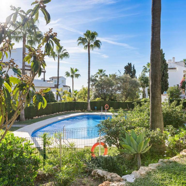 Pool and garden apt by Costarentals - Ref 253 - Apartamento de 2 dormitorios - 24