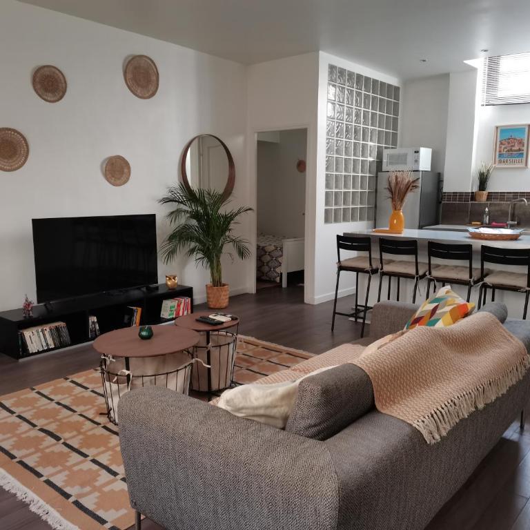 Appartement Catalans - Two-Bedroom Apartment - 1