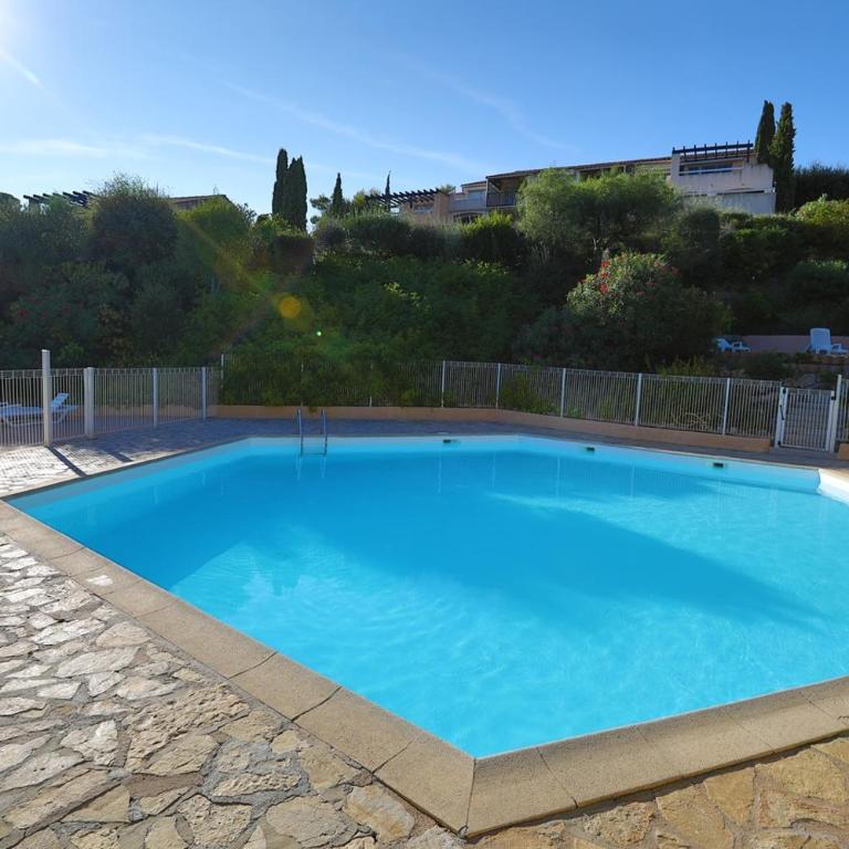 CHARMANT STUDIO AVEC TERRASSE et VUE MER EXCEPTIONNELLE - Studio - 3