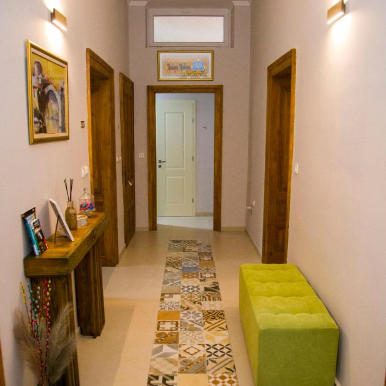 Plaza del Oriente Old Town - Two-Bedroom Deluxe Apartment - 3