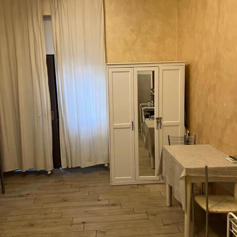 Monolocale piano terra mq 30 via ciclamini - Appartement 1 Chambre - 2