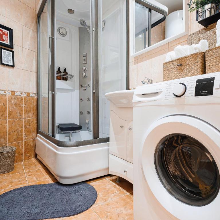 Musical Shelter with Balcony 2min to Republic Square - Three-Bedroom Apartment with Balcony - 14