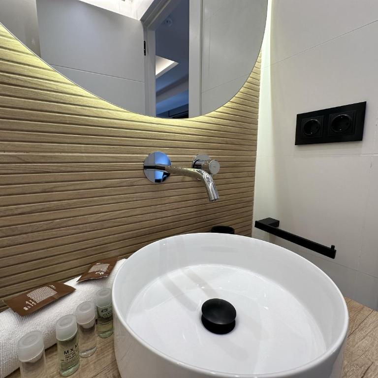 Irreverents Suites - Deluxe Studio - 2