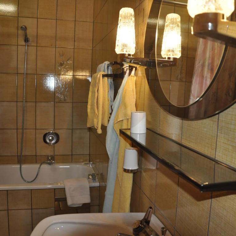 Bergfrieden Leutasch/Seefeld - Deluxe Doppelzimmer (2 Erwachsene & 1 Kind) - 1