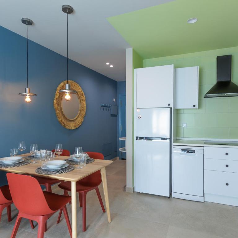Ocean View 2 Bedrooms Flat - Air Conditioning & Free Parking & Wi-Fi - Apartamento de 2 dormitorios - 4