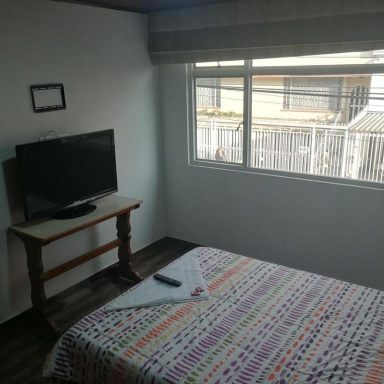 Bienvenidos a la casa de Rosa Cerca al aeropuerto Welcome to Rosas house close to the airport - Apartment - 16