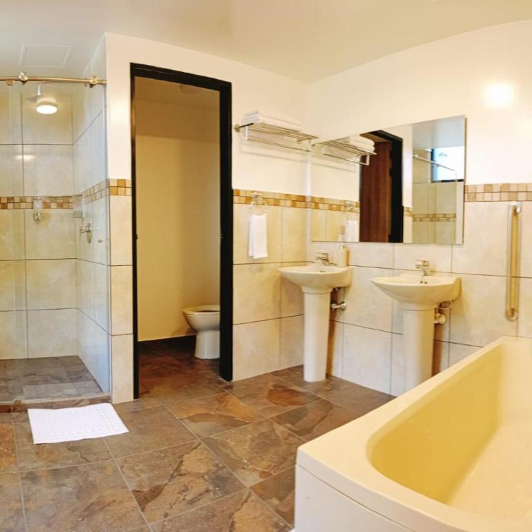 Hotel Provenza Garden - Deluxe Double Room with Bath - 3