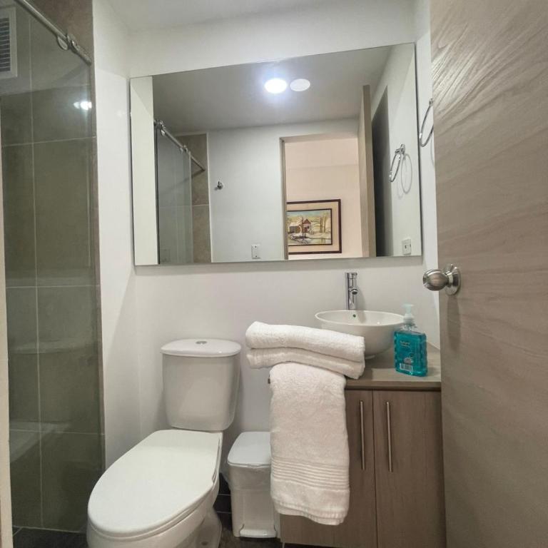 Muy Cerca al CC Fundadores, U Autonoma & El Centro - Apartamento de 2 dormitorios - 44