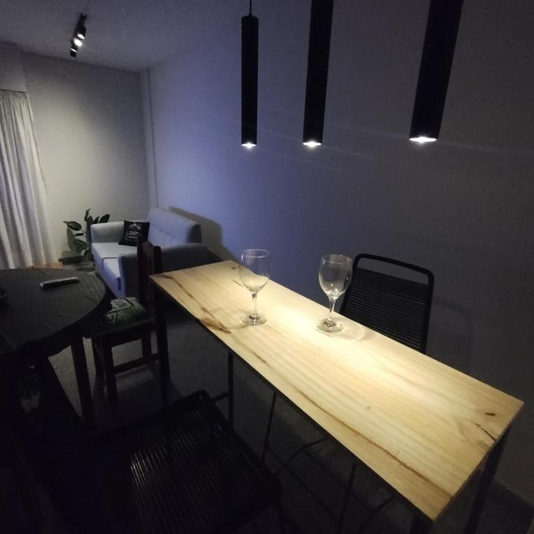 Espacioso y tranquilo departamento en el centro de la ciudad - Two-Bedroom Apartment - 1