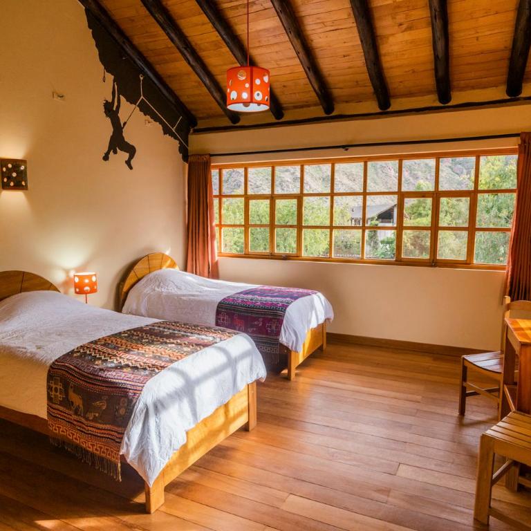 Spacious entire house with awesome mountain views - Four-Bedroom House - 8