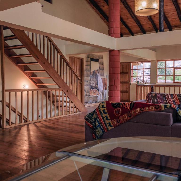 Spacious entire house with awesome mountain views - Four-Bedroom House - 6