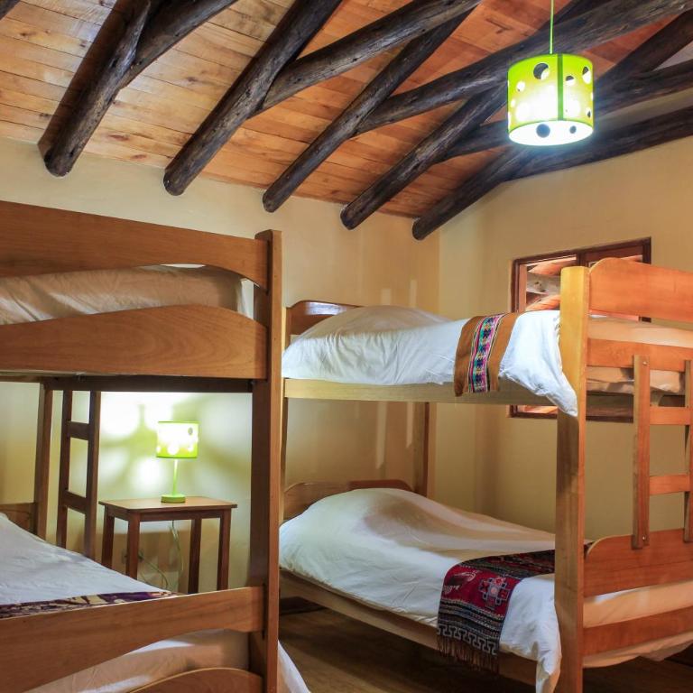 Spacious entire house with awesome mountain views - Four-Bedroom House - 11
