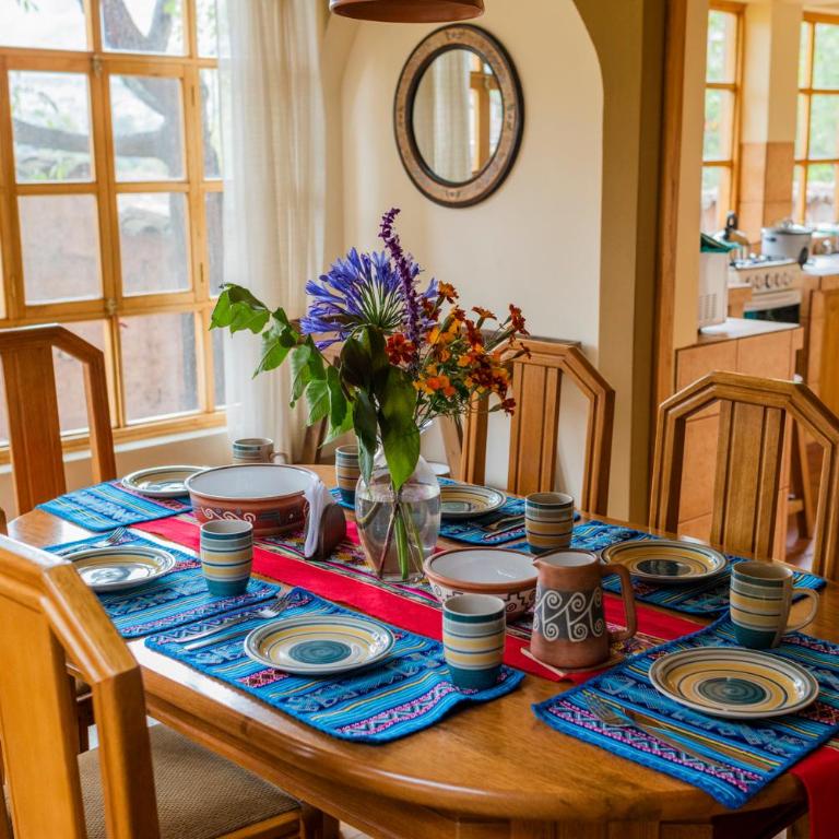 Spacious entire house with awesome mountain views - Four-Bedroom House - 21