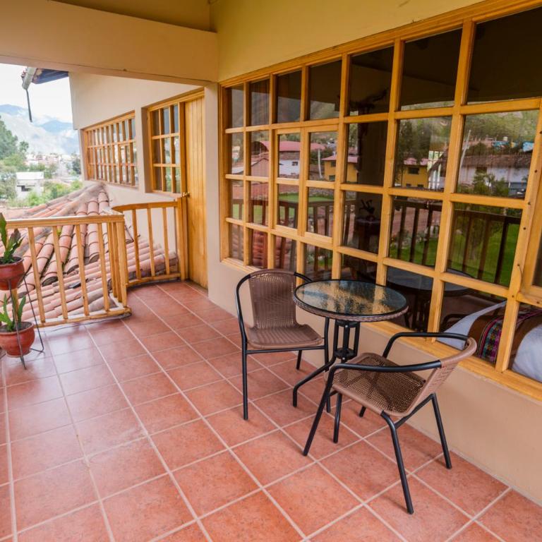 Spacious entire house with awesome mountain views - Four-Bedroom House - 28