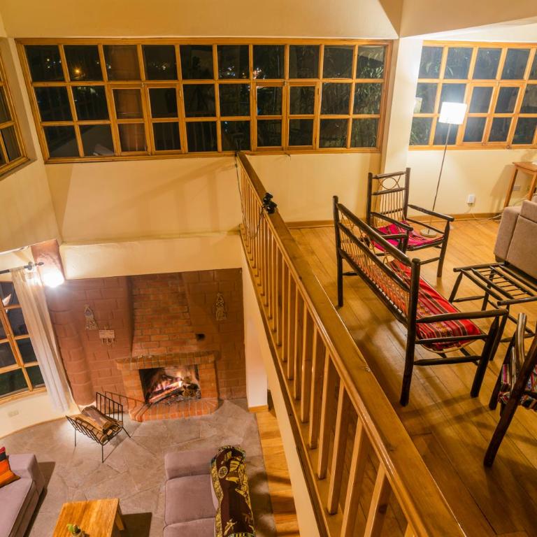 Spacious entire house with awesome mountain views - Four-Bedroom House - 33