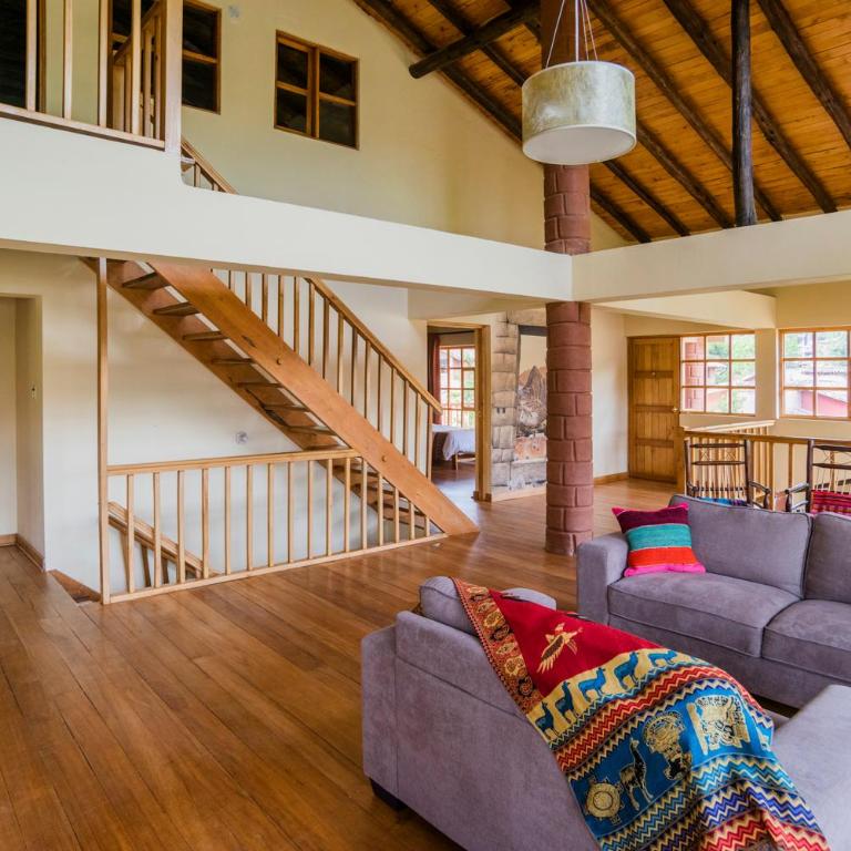 Spacious entire house with awesome mountain views - Four-Bedroom House - 35