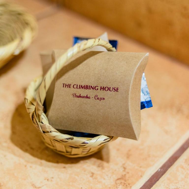 Spacious entire house with awesome mountain views - Four-Bedroom House - 40