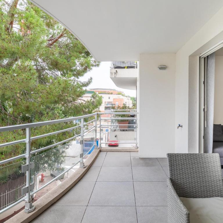 Le Printemps, centre Juan Les Pins , 100m des plages, 70m de la gare de Juan Les Pins - Appartement 1 Chambre - 4