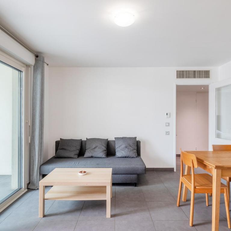 Le Printemps, centre Juan Les Pins , 100m des plages, 70m de la gare de Juan Les Pins - Appartement 1 Chambre - 2