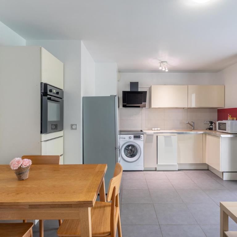 Le Printemps, centre Juan Les Pins , 100m des plages, 70m de la gare de Juan Les Pins - Appartement 1 Chambre - 9