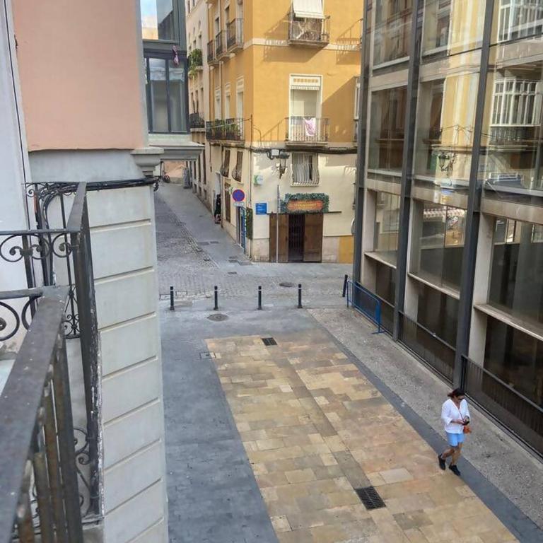 LovelyLoft Calle Mayor A - One-Bedroom Apartment - 11