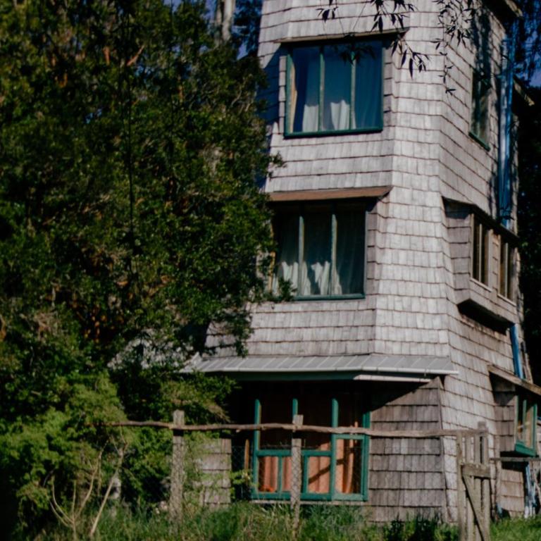 Unique Tree House Hideaway in Nature - Two-Bedroom House - 23