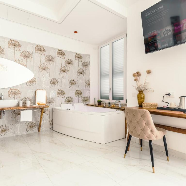 BeB Domus Arbenzio San Giovanni Suite - Suite King con Vasca Idromassaggio - 1