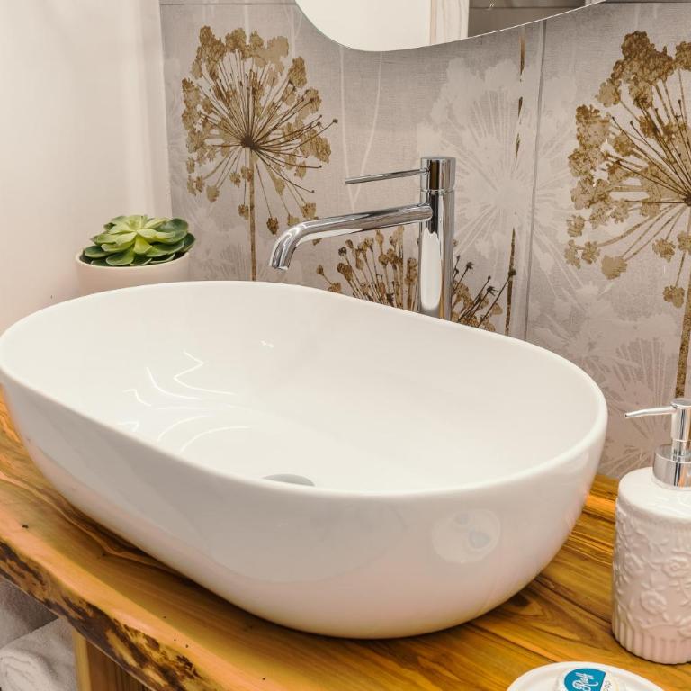 BeB Domus Arbenzio San Giovanni Suite - Suite King con Vasca Idromassaggio - 6