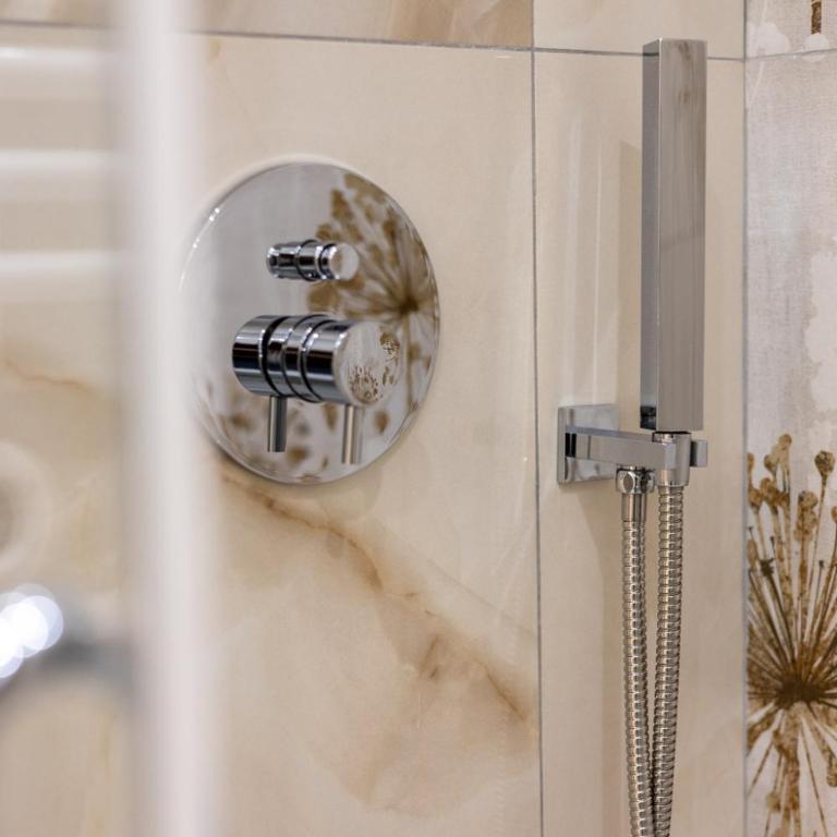 BeB Domus Arbenzio San Giovanni Suite - Suite King con Vasca Idromassaggio - 12